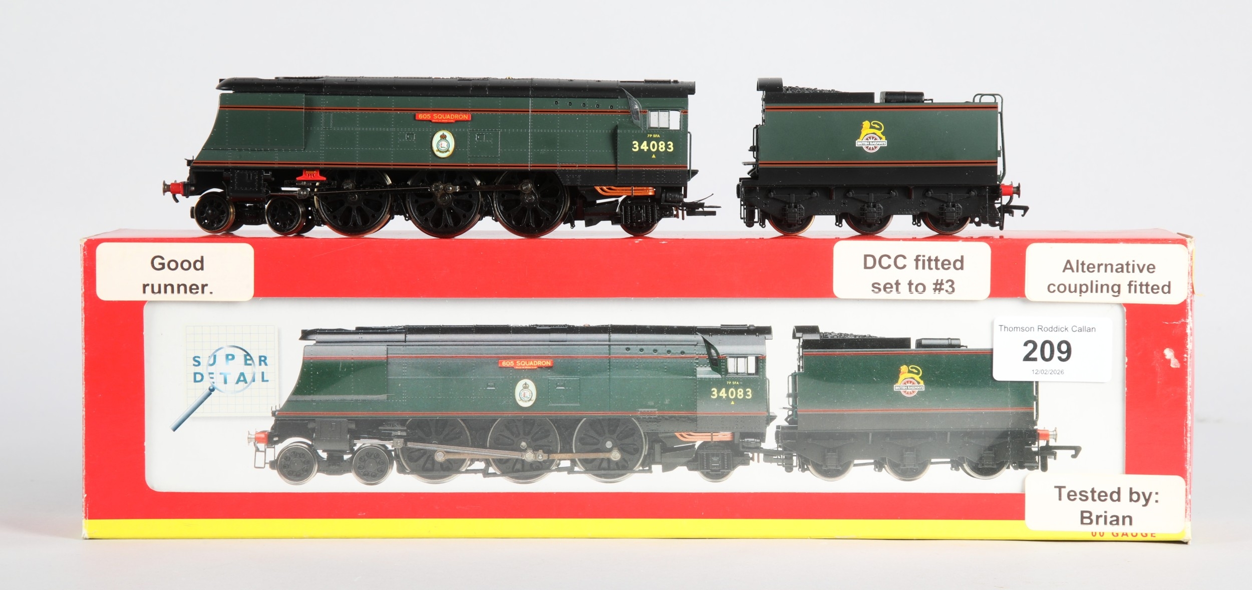 Hornby 00 Gauge locomotive R2388 BR 4-6-2 Battle of Britain Class '605 ...