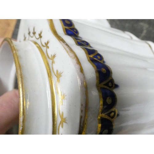 20 - New Hall teapot of small size silver shape, blue printed with 