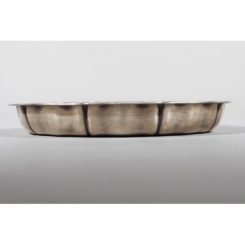 24 - Geo VI silver lobed shaped dish with wavy edged rim, Viner's Ltd (Emile Viner), Sheffield, 1945, 278... 