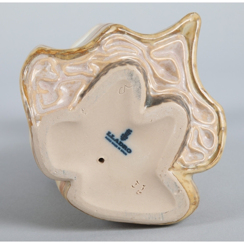 5 - Lladro figure 'Lonely' 2076, 19.5cm h.