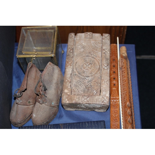 35 - Perth Mint medallion, a domino set, a boxed reproduction telescope, miniature leather shoes, etc....