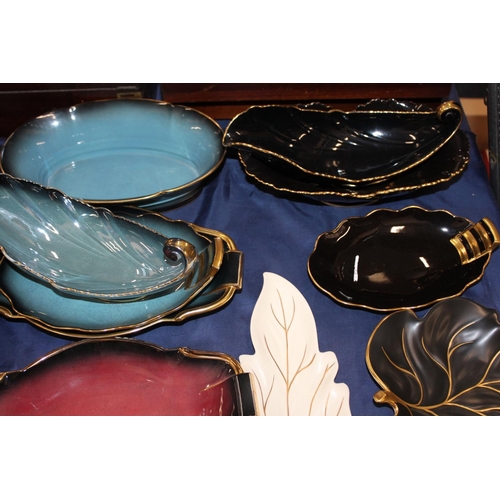 83 - Carltonware to include Rouge Royale, Bleu Royale, Noir Royale and other bowls and leaf shaped dishes... 
