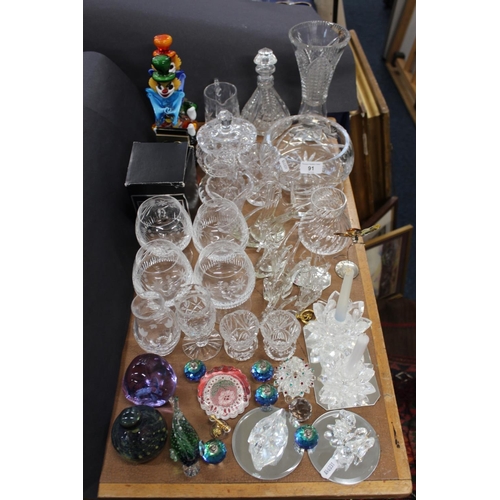 91 - Glassware to include Art Glass clown models, bowls, drinking glasses, a fish model, a Mdina Glass pa... 