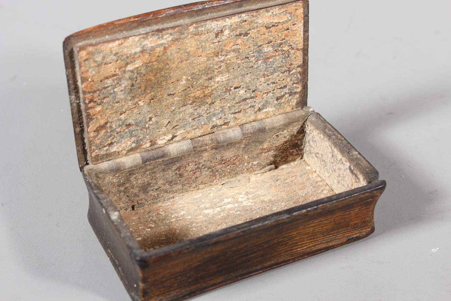 Antique oak snuff box - reputedly made of 'oak Line of Battleship Royal ...