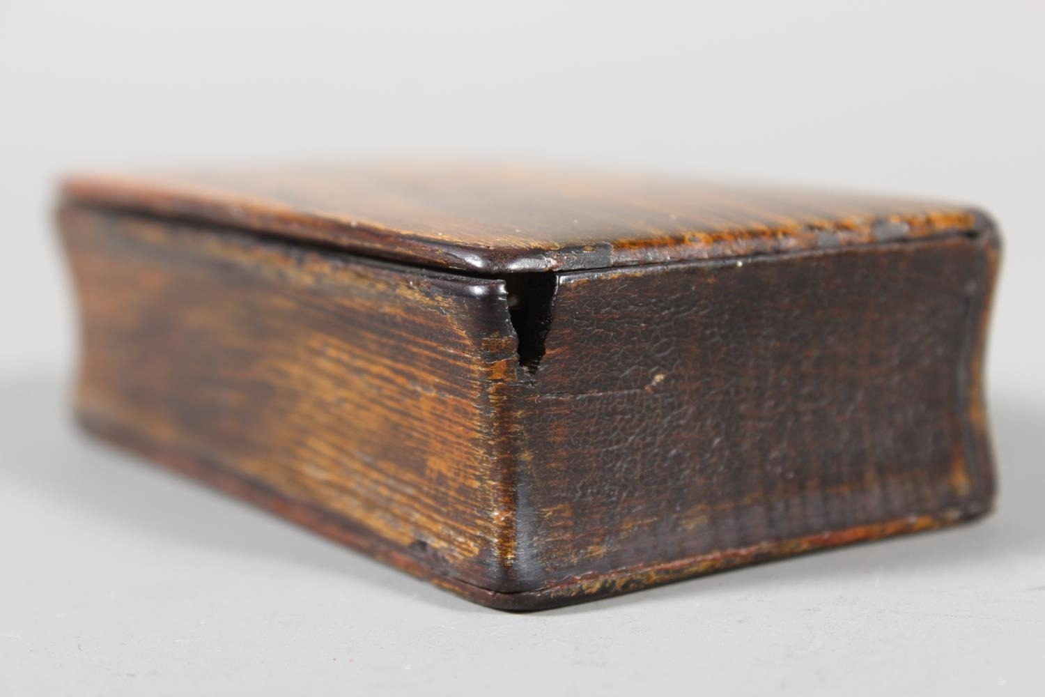 Antique oak snuff box - reputedly made of 'oak Line of Battleship Royal ...