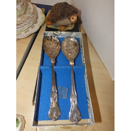 22 - Assorted ceramics, fish servers, berry spoons, hedgehog ornament, hand-painted candlesticks, Coalpor...