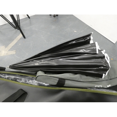 27 - Elinchrom 500 Professional studio flash system and accessories, in fitted carry case, Manfrotto trip...