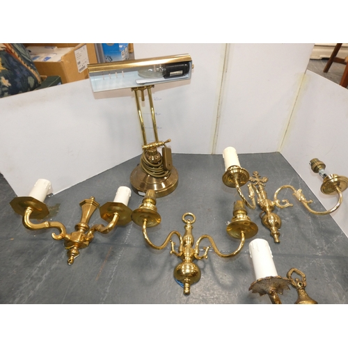 33 - Assorted wall sconces, and a banker's-style lamp....