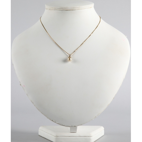 112 - 9ct gold necklace with pearl pendant,gross weight 2.4g