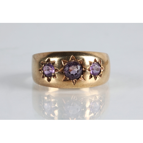 113 - 9ct gold 'gypsy' ring set with amethyst, ring size M/N, 3.4g
