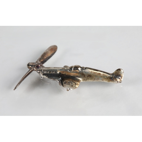 83 - Pair of silver spitfire cufflinks, 9.6g gross