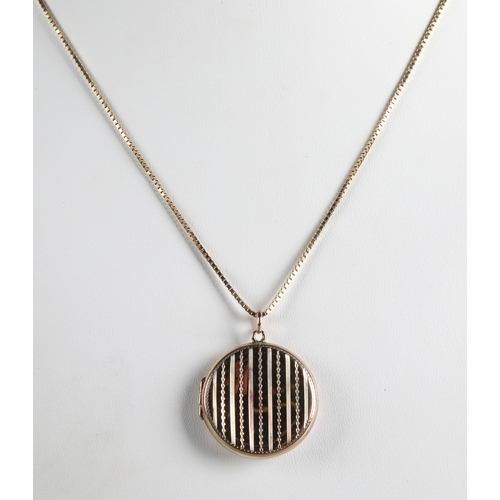 102 - 9ct gold locket on 9ct chain, 6.6g