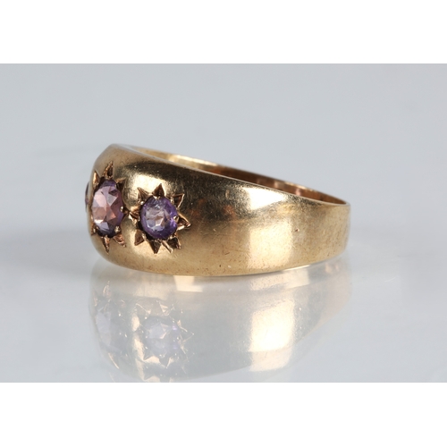 113 - 9ct gold 'gypsy' ring set with amethyst, ring size M/N, 3.4g