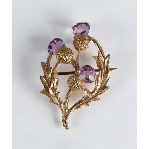 91 - 9ct gold thistle brooch, 5g