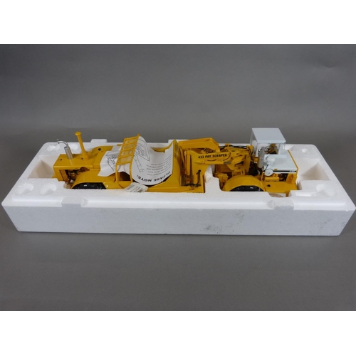 1002 - First Gear Inc of Iowa USA (made in China), 70-0180 1:25 scale diecast metal replica 'Construction P... 