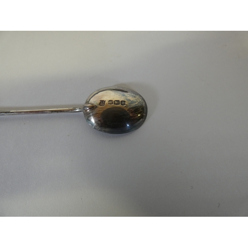 139 - Set of six silver bean top coffee spoons in fitted case.