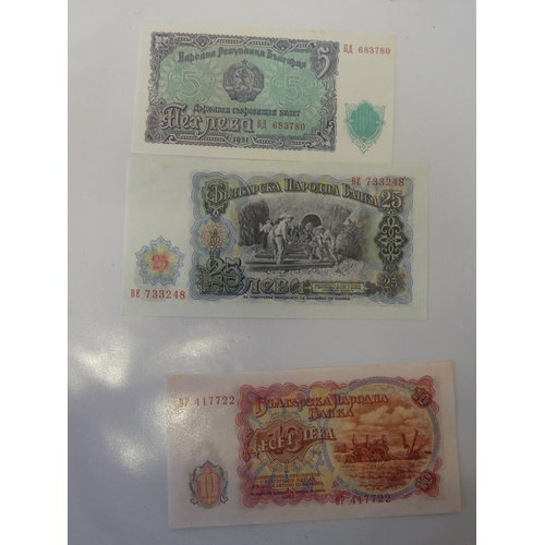 145 - Collection of world banknotes to include Japan, Indonesia, Paraguay, Chile and Bulgaria.