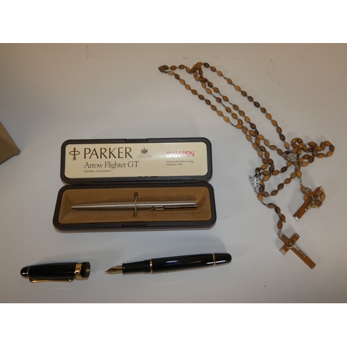 148 - Box of collectables to include fountain pen, Parker Arrow Flighter GT ballpen in case, and others, r... 