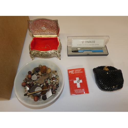 155 - Box of costume jewellery and curios to include a rubbed Georgian penny, Parker pen, necklaces etc.&n... 