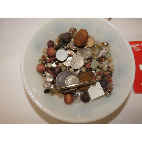 155 - Box of costume jewellery and curios to include a rubbed Georgian penny, Parker pen, necklaces etc.&n... 