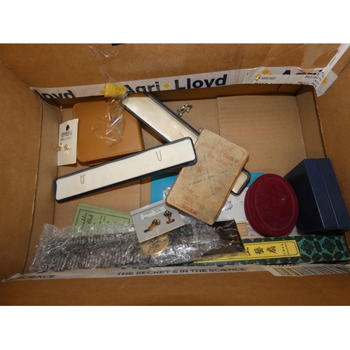 159 - Box of costume jewellery, coins and curios to include two 1986 Commonwealth games £2 coins in origin... 