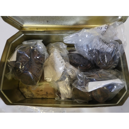 164 - Large collection of Queen Victoria (mainly old head) and Edward VII copper pennies.