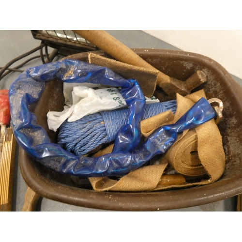 70 - Halogen work light by Draper and tools and accessories.