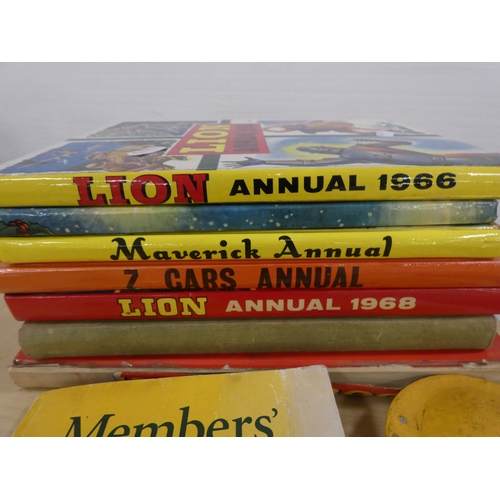 72 - Group of AA car mascots and children's annuals circa 1960s.