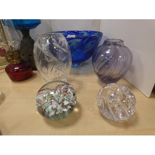 76 - Group of art glass to include a blue glass fish decorated bowl, vase, paperweights to include Selkir... 