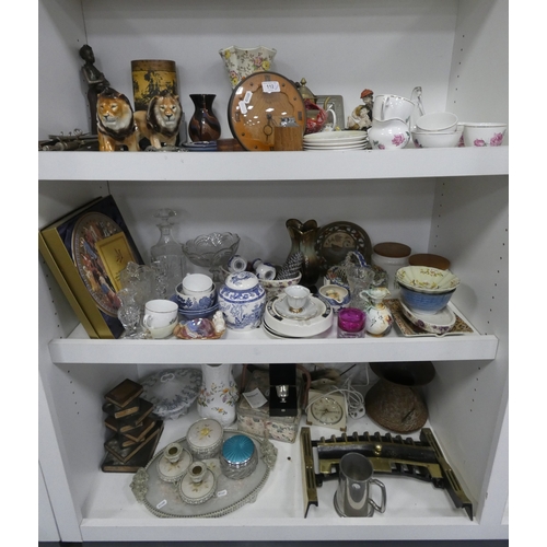 112 - China, sundries, glass to include an Aynsley vase, dressing table items, fire grate, Hornsea storage... 
