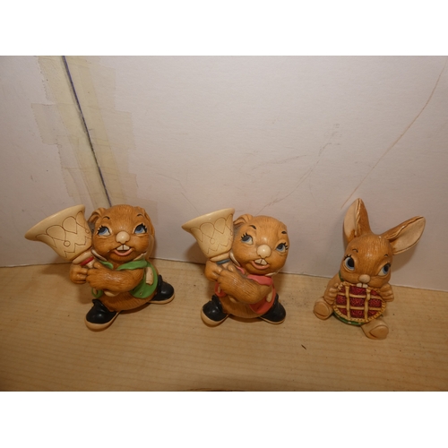 19 - Large group of Pendelfin rabbit figures.