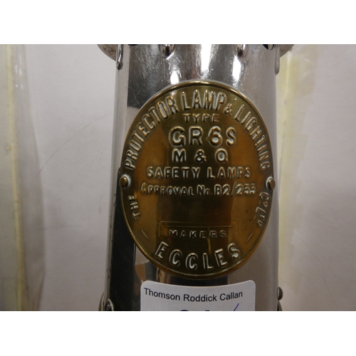 34 - Miner's safety lamp and coaching style lamp. (2)