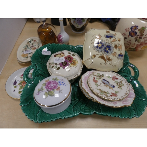 56 - Group of porcelain and collectables to include Delft themed owl figure, teddy bear, boxes etc.&nbsp;