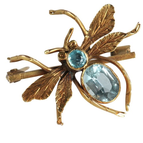 9ct gold aquamarine set fly brooch, gross weight 3.4g.
