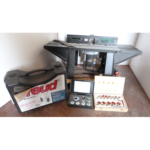 Freud FT2000VCE variable speed plunge router, router table, boxed ...