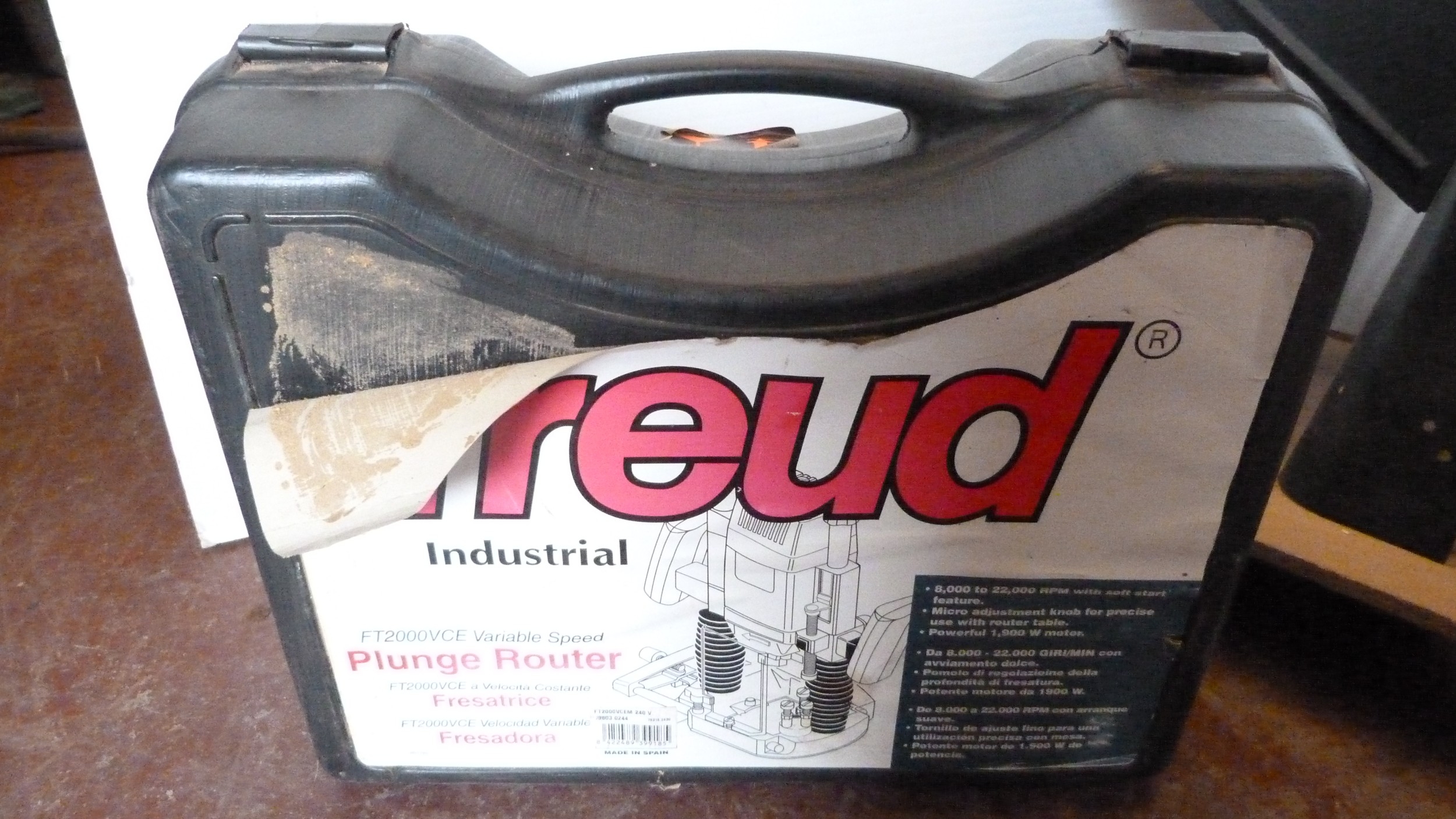Freud FT2000VCE variable speed plunge router, router table, boxed ...