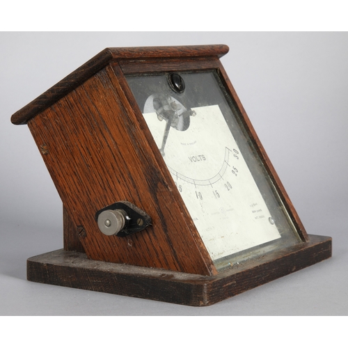 39 - Vintage Crompton Parkinson voltmeter.