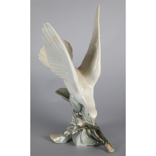 6 - Lladro 'Turtle Dove' 4450 figure, 29cm h.
