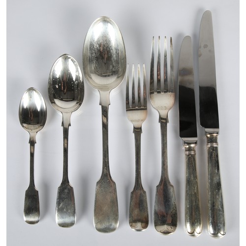 172 - 19th century canteen of silver cutlery London 1848 maker George W Adams (Chawner & Co) twelve pi... 