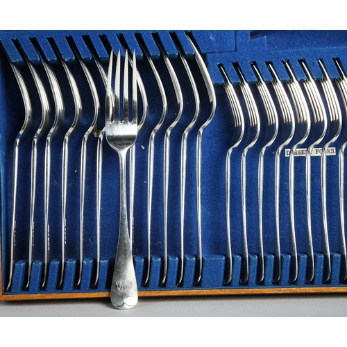 171 - Victorian Scottish silver canteen of cutlery Edinburgh 1885 by Mappin & Webb, to include twelve ... 