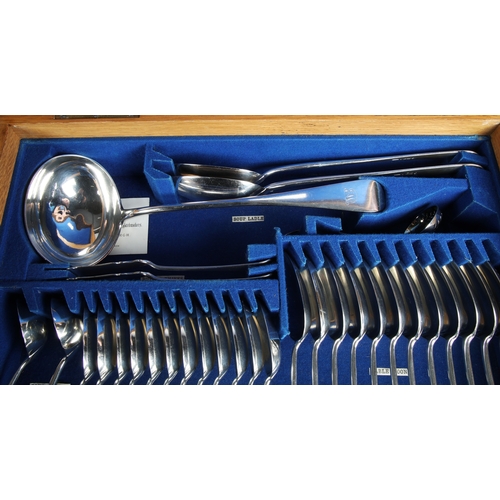 171 - Victorian Scottish silver canteen of cutlery Edinburgh 1885 by Mappin & Webb, to include twelve ... 