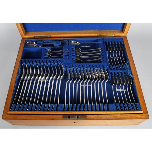171 - Victorian Scottish silver canteen of cutlery Edinburgh 1885 by Mappin & Webb, to include twelve ... 