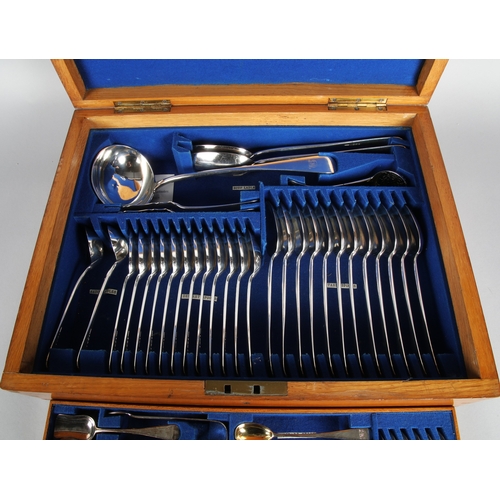 171 - Victorian Scottish silver canteen of cutlery Edinburgh 1885 by Mappin & Webb, to include twelve ... 