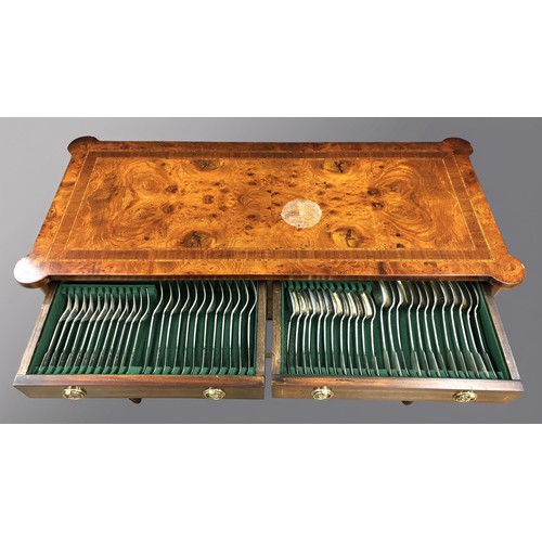 172 - 19th century canteen of silver cutlery London 1848 maker George W Adams (Chawner & Co) twelve pi... 