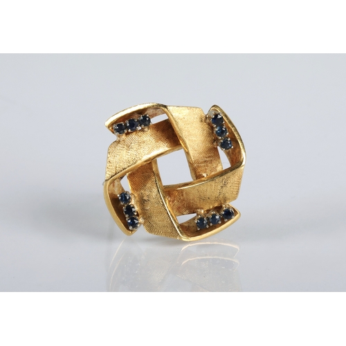94 - Ladies 18ct yellow gold brooch set with four groups of three small sapphires, 2cm diameter, gross we... 