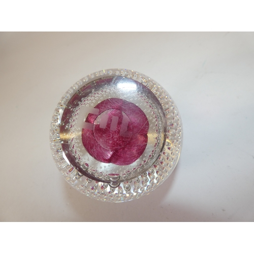 306 - Murano glass bird sculpture, with pink inclusions, with similar Italian glass paperweight, and art g... 