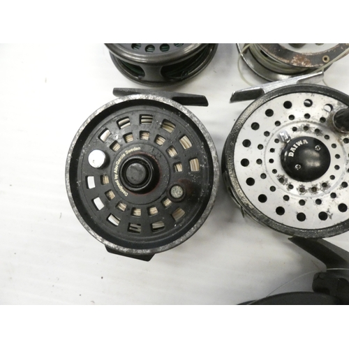 74 - Group of five fishing reels comprising of four fly reels, and an Alvey 500B sea reel. (5)