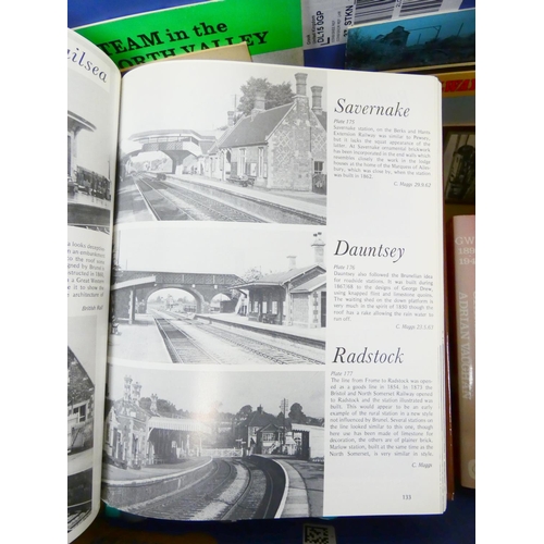 87 - Railways.&nbsp;&nbsp;A large carton of books & softback publications, many in d.w's.... 
