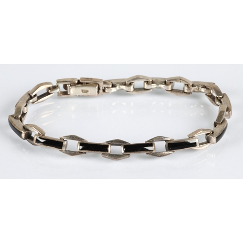 155 - Sterling silver chain link bracelet, gross weight, 17.5g.