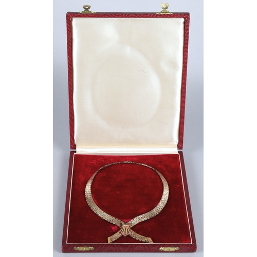 154 - 9ct gold link necklace with garnet set pendant, gross weight, 54.2g.
